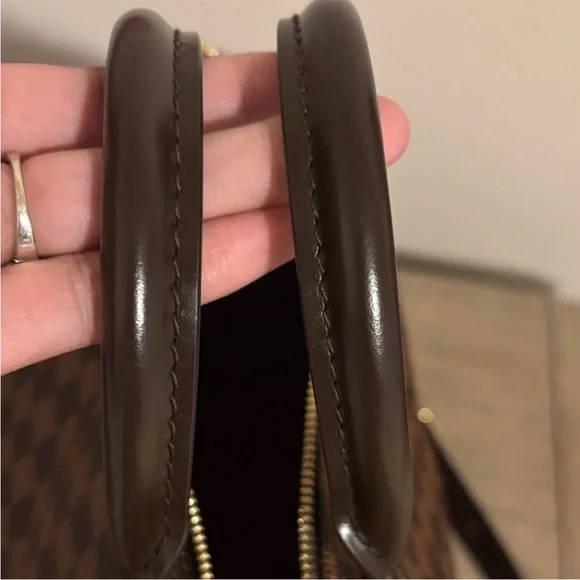 Louis Vuitton Speedy 30 LOUIS VUITTON
Damier Canvas Speedy Bandouliere 30 - Picture 5 of 9